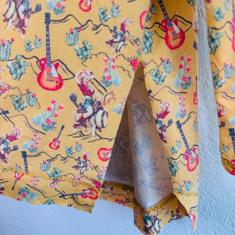 Lucky and Blessed Top Womens Medium Tunic Western Cowgirl Guitar Print Rodeo NEW - Picture 8 of 12